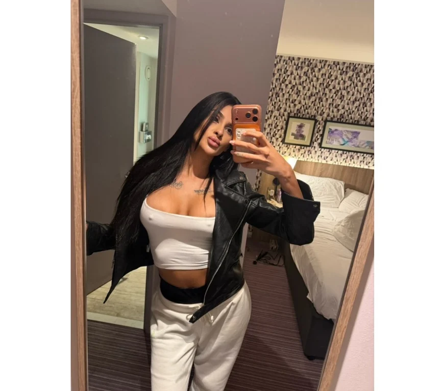 Escort Gallery