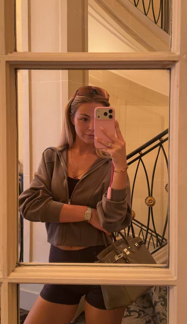 Escort Gallery