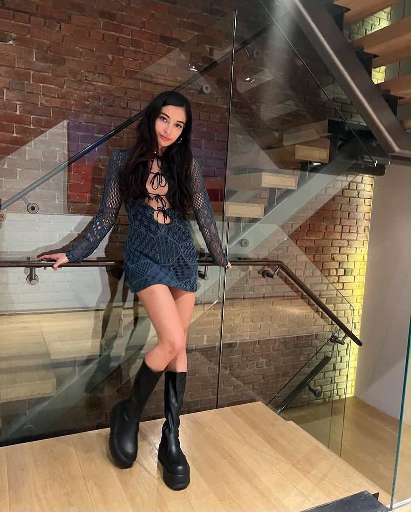 Escort Gallery