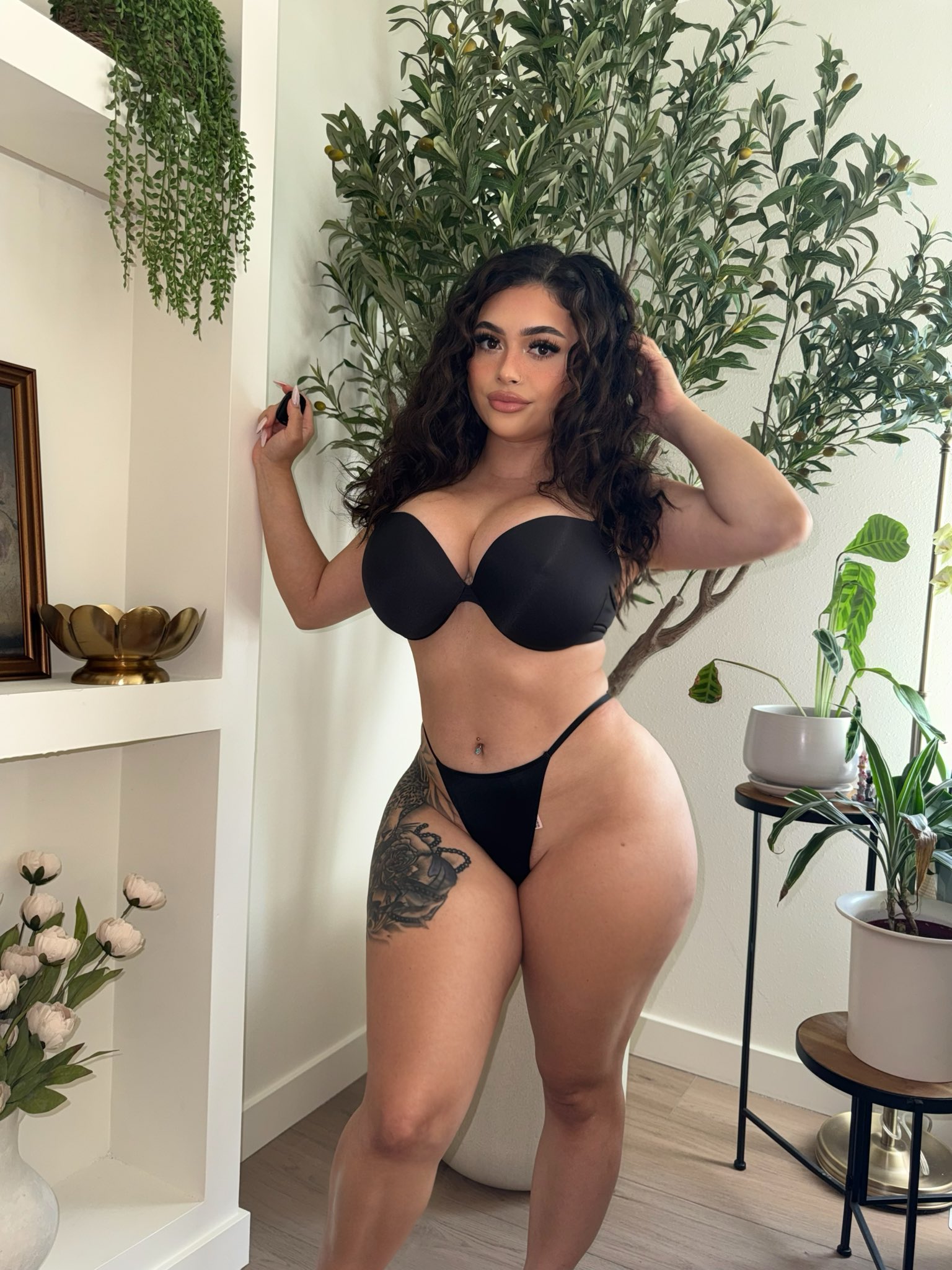 Escort Gallery