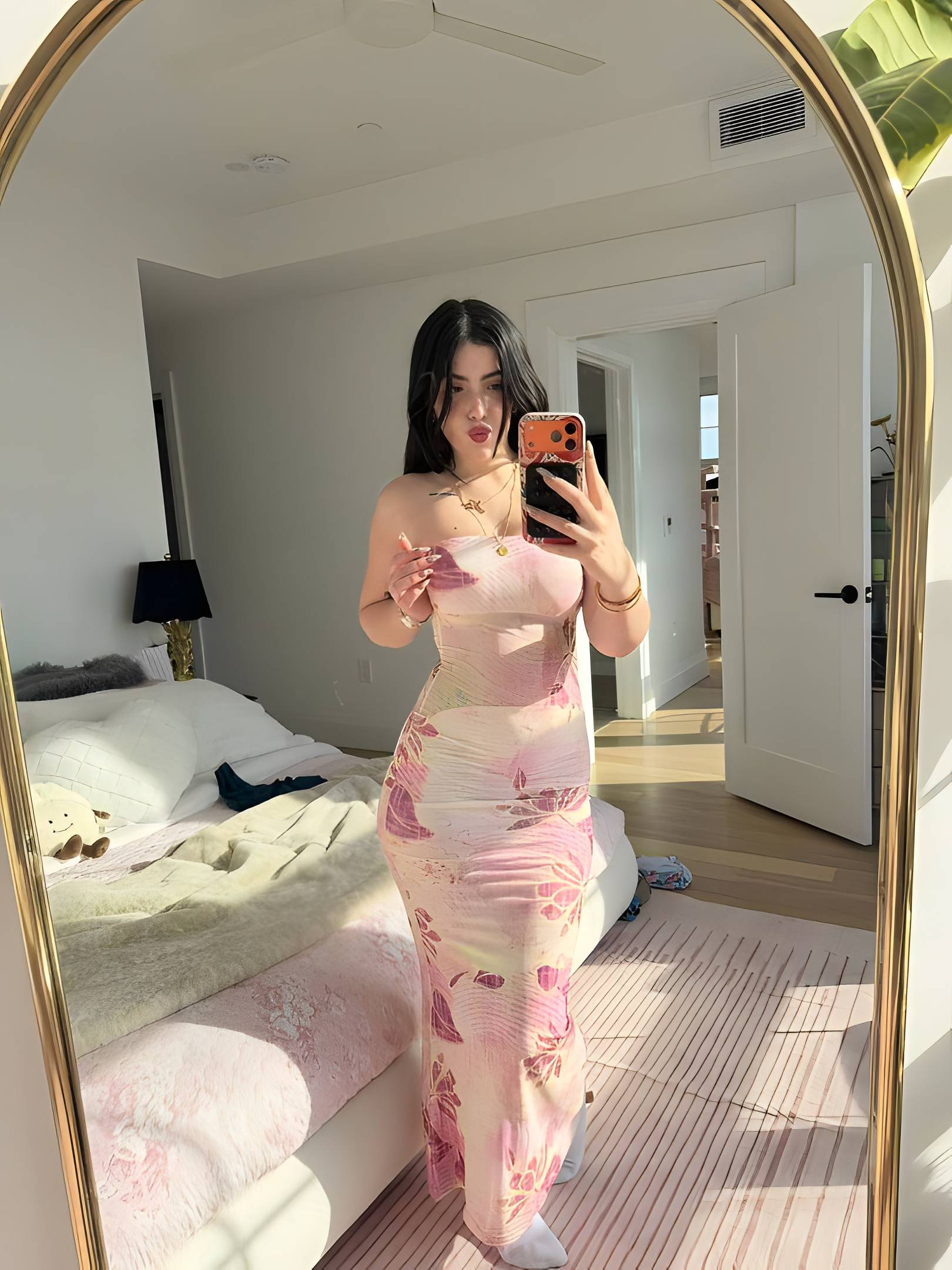 Escort Gallery