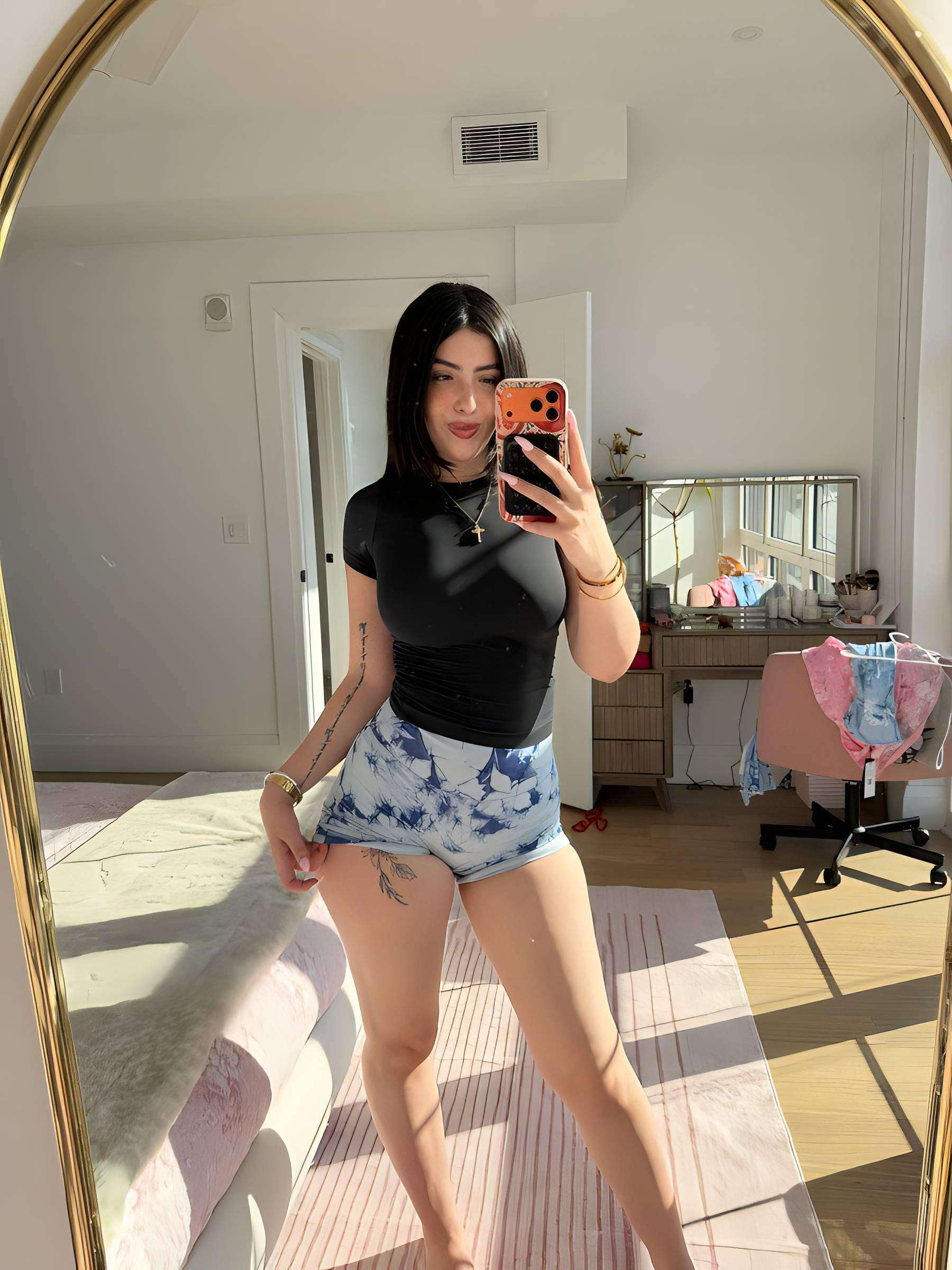Escort Gallery