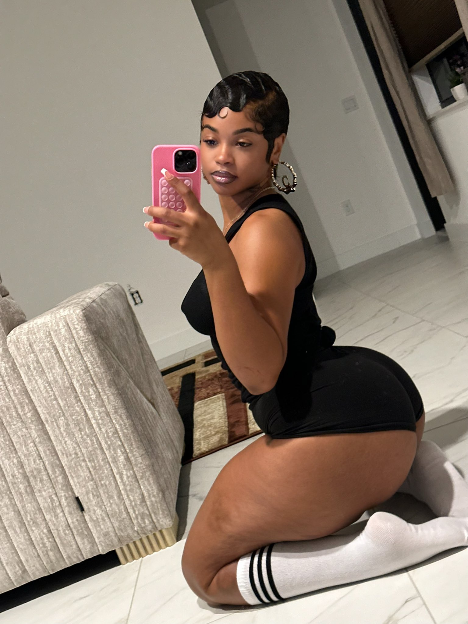 Escort Gallery