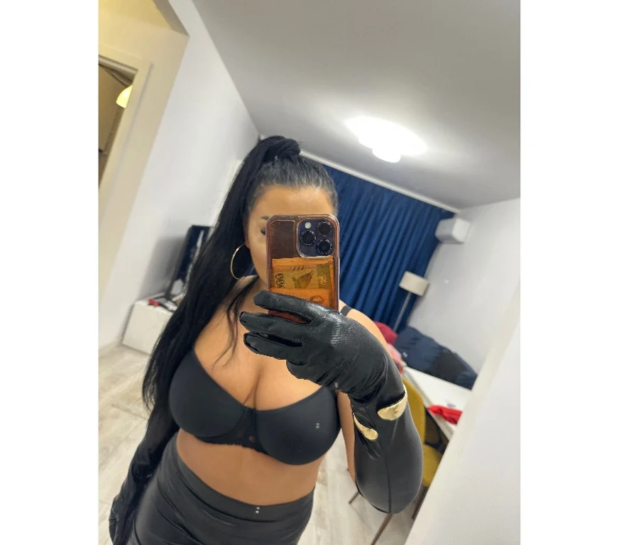 Escort Gallery