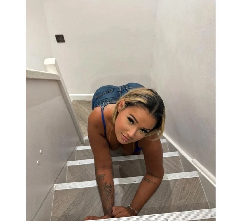 Escort Gallery