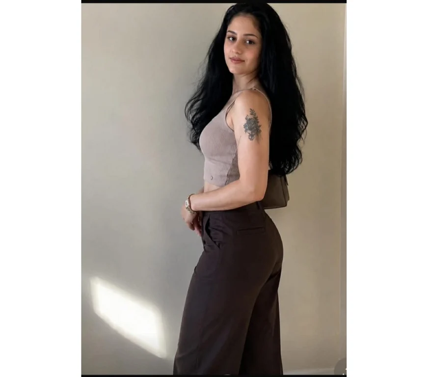 Escort Gallery