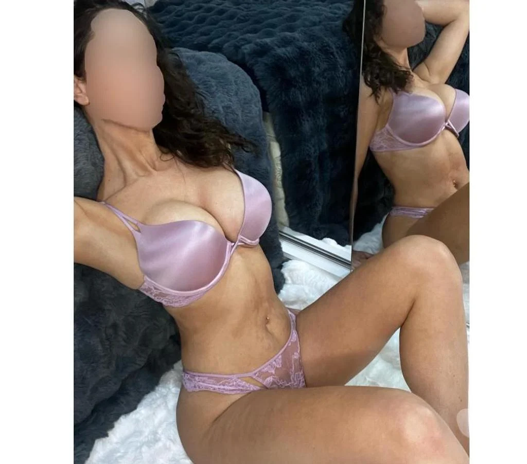 Escort Gallery