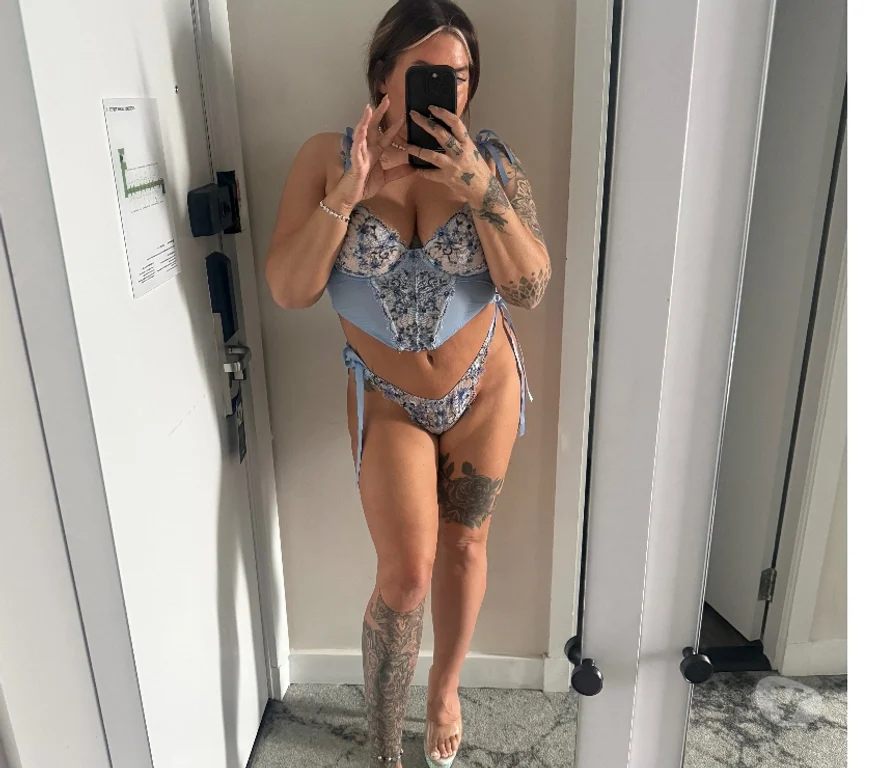 Escort Gallery