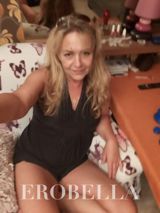 Escort Gallery