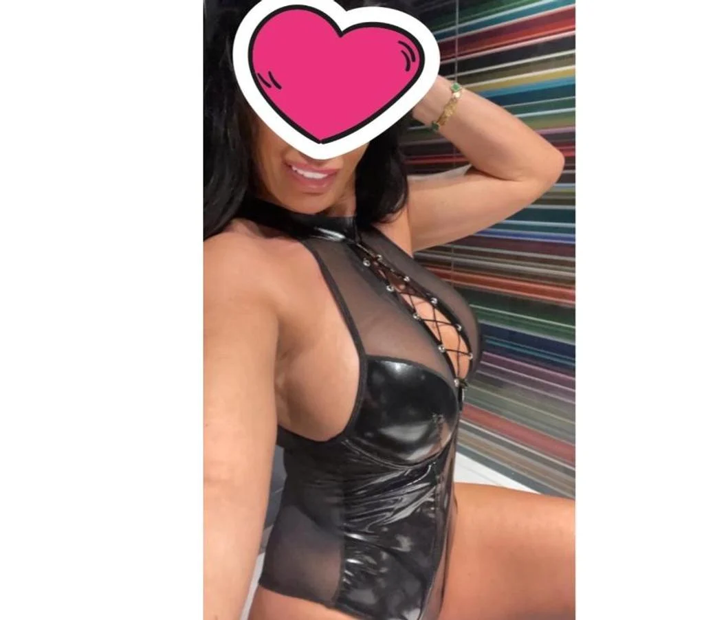 Escort Gallery