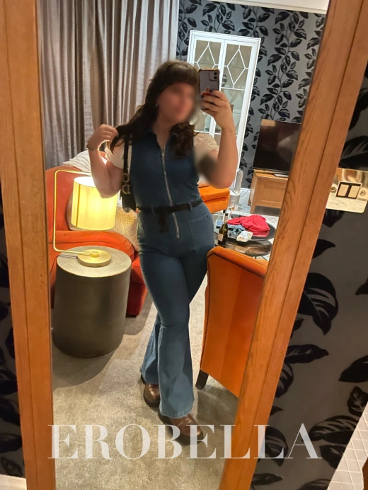 Escort Gallery