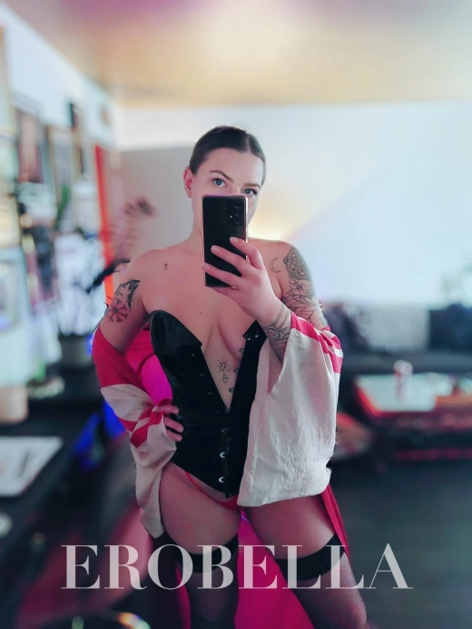 Escort Gallery
