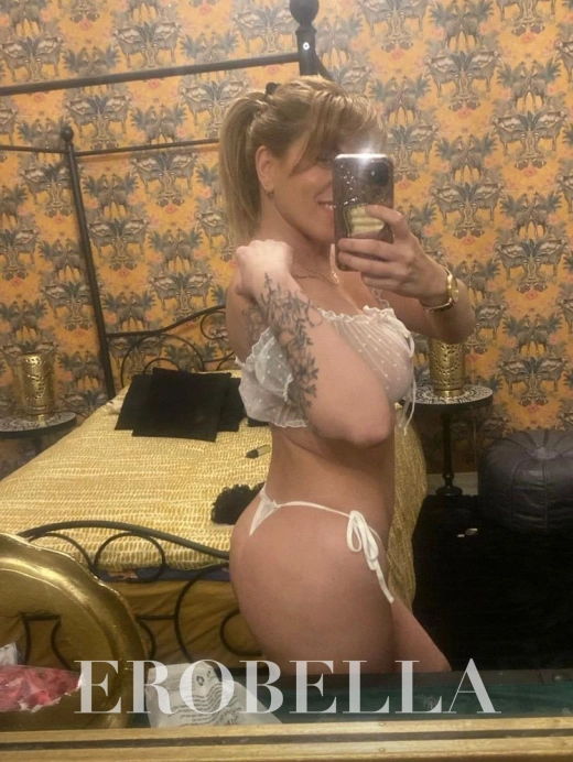 Escort Gallery