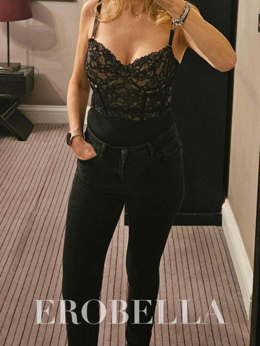 Escort Gallery