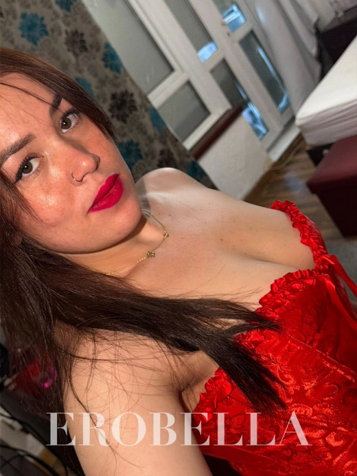 Escort Gallery
