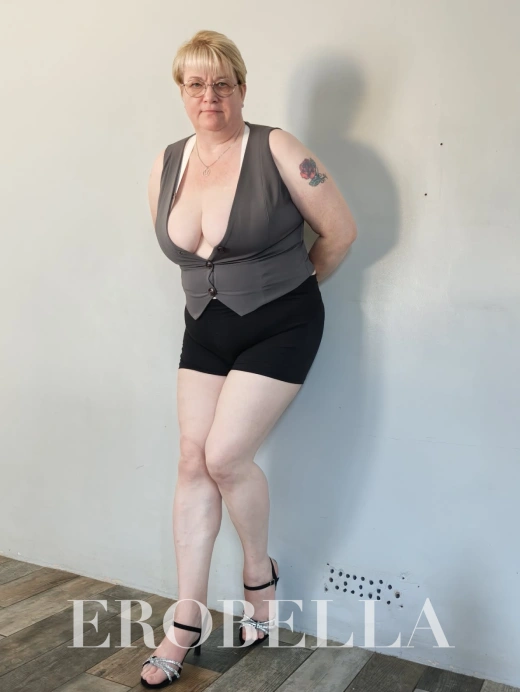 Escort Gallery