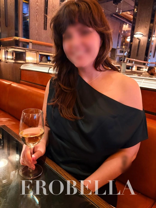 Escort Gallery