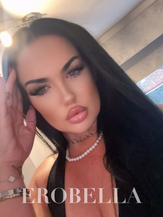 Escort Gallery