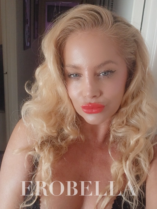 Escort Gallery