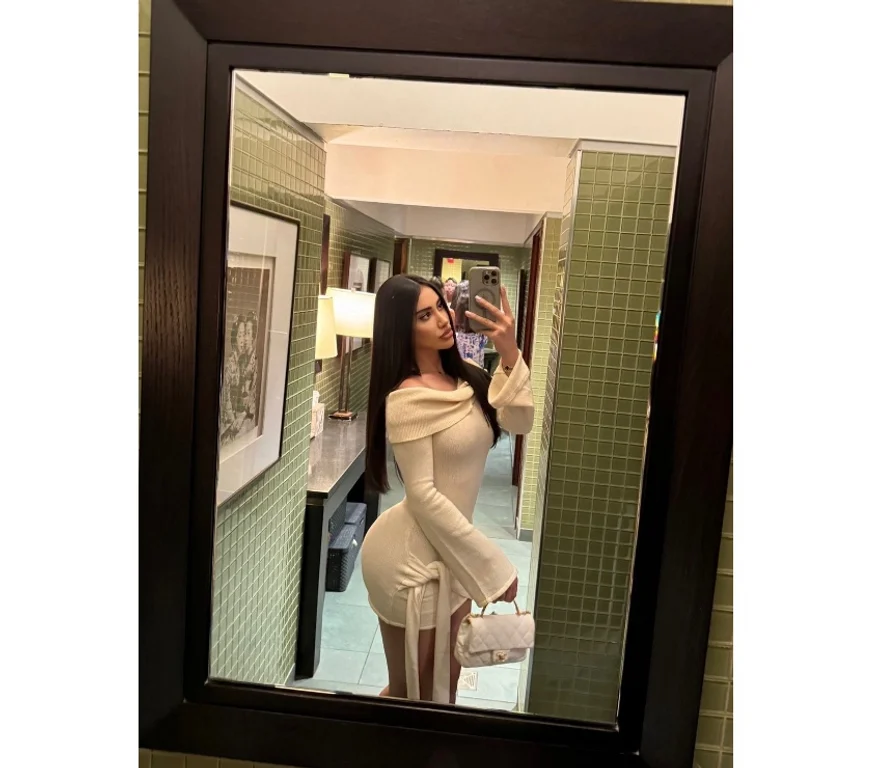 Escort Gallery