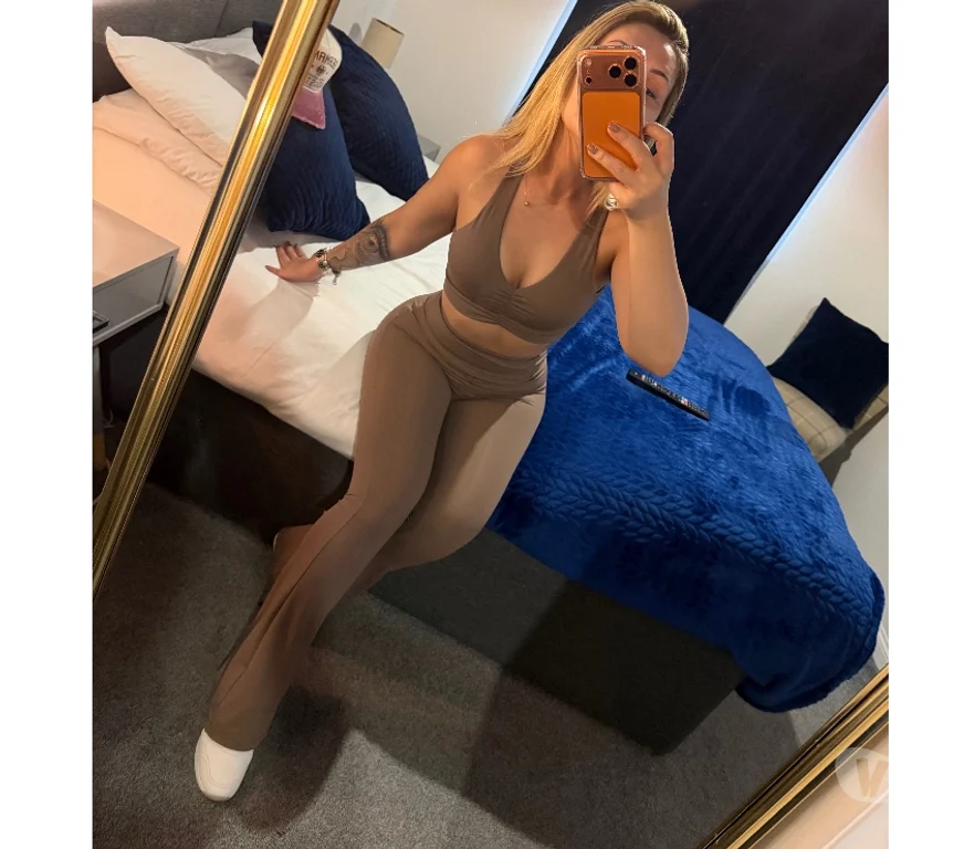 Escort Gallery