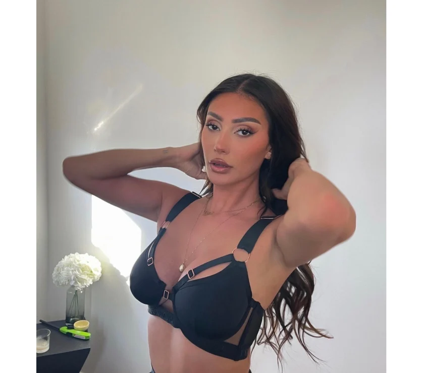 Escort Gallery