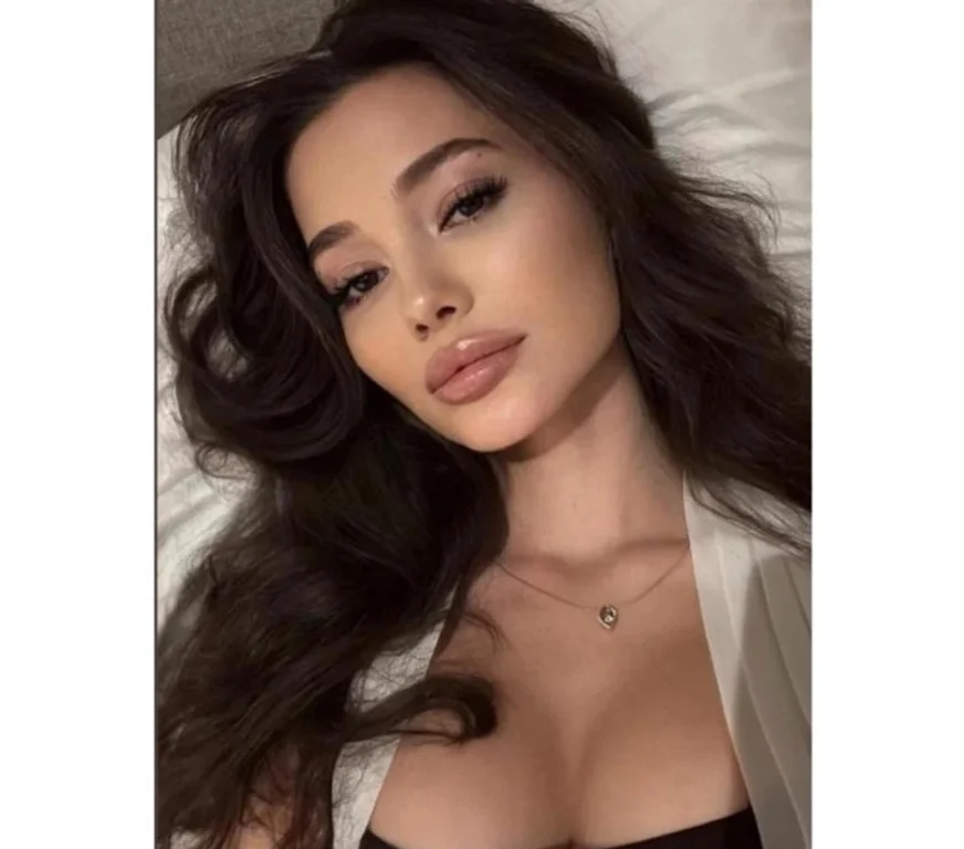 Escort Gallery