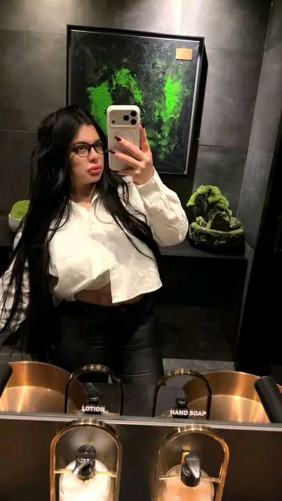 Escort Gallery