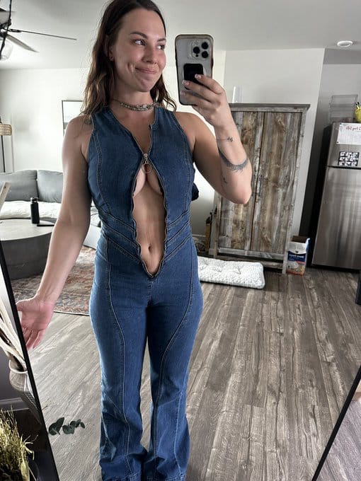 Escort Gallery