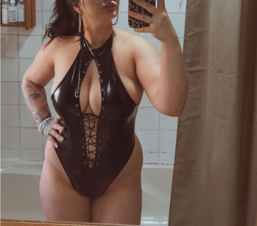 Escort Gallery