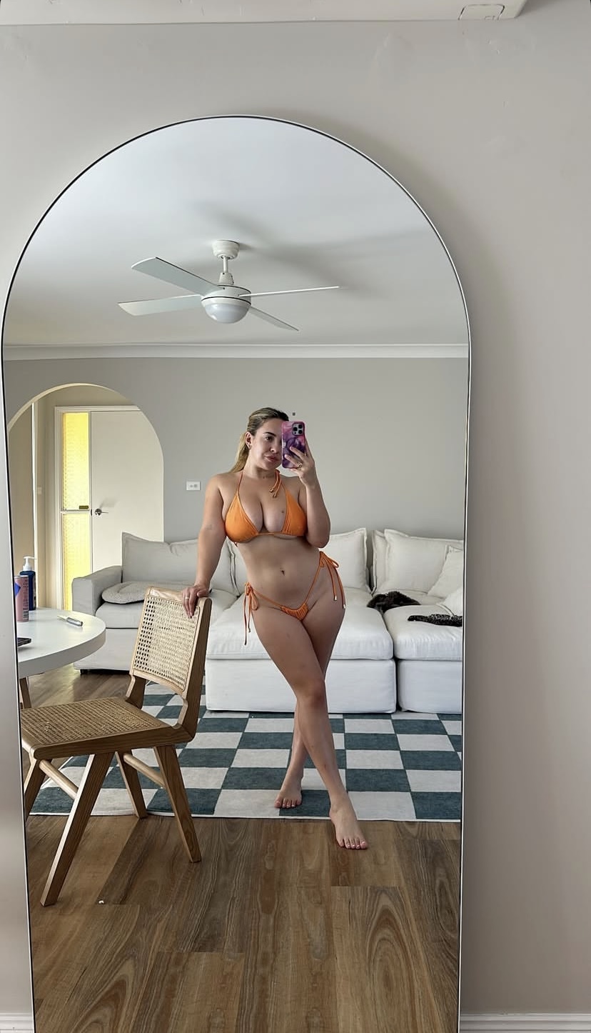 Escort Gallery