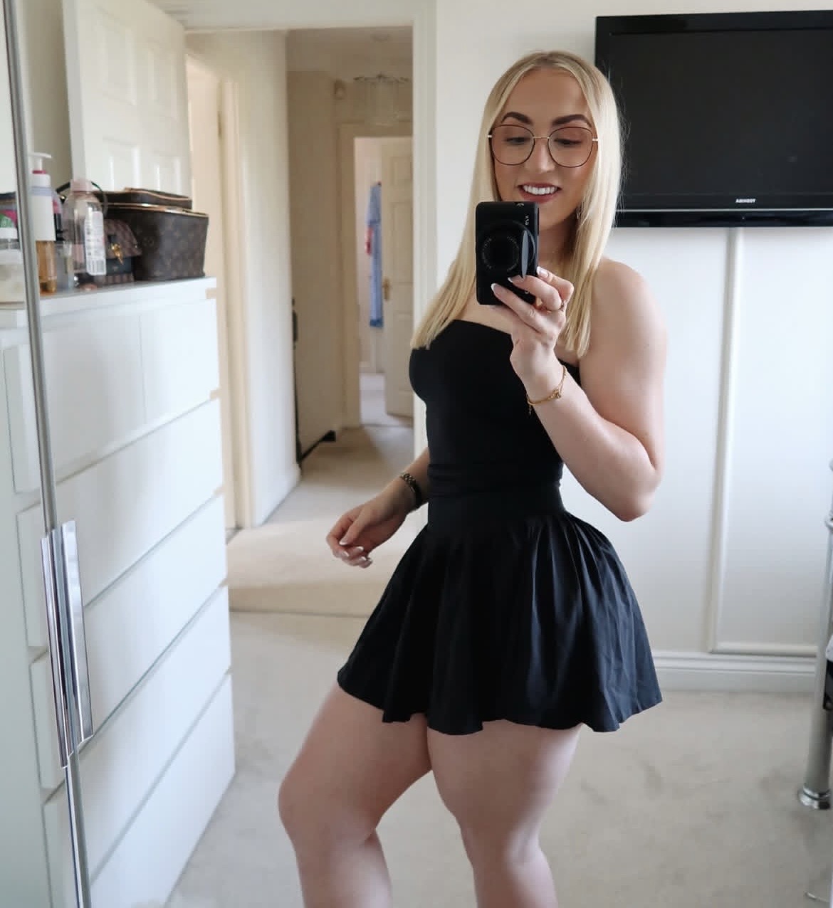 Escort Gallery