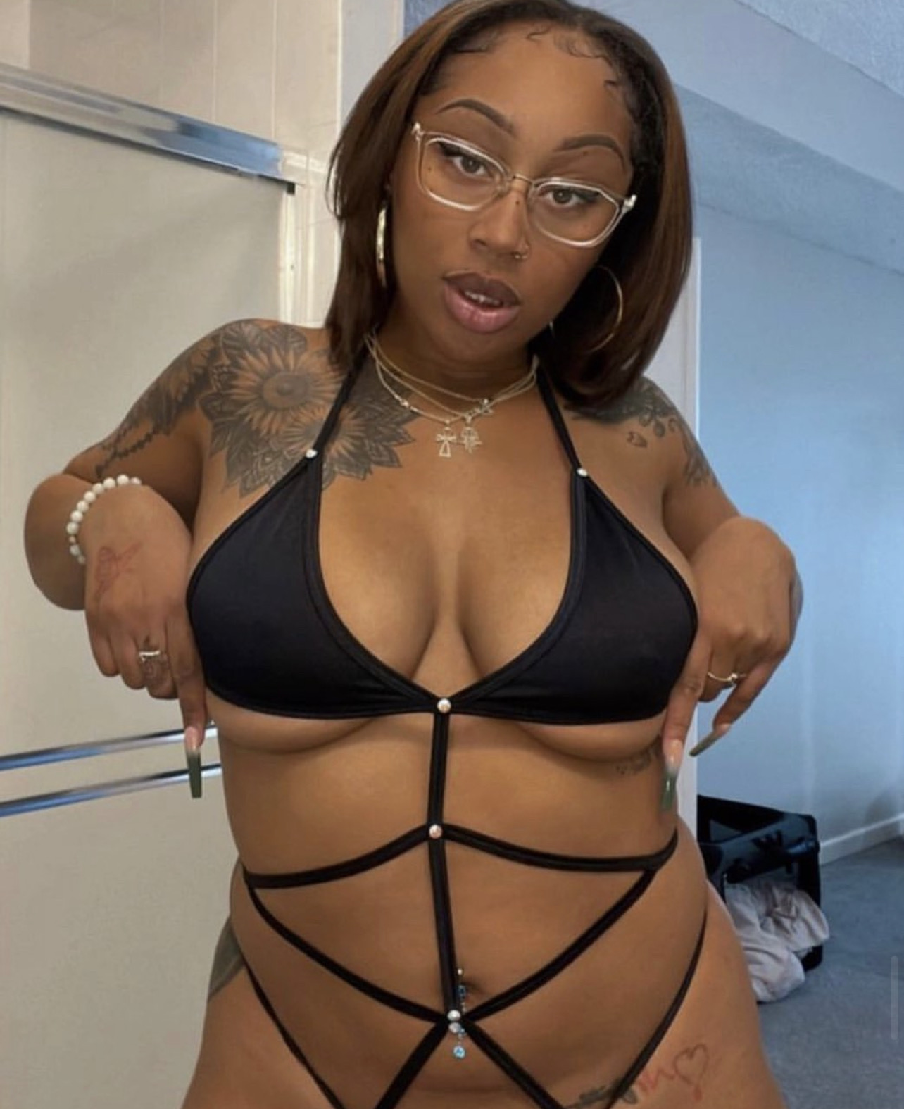 Escort Gallery