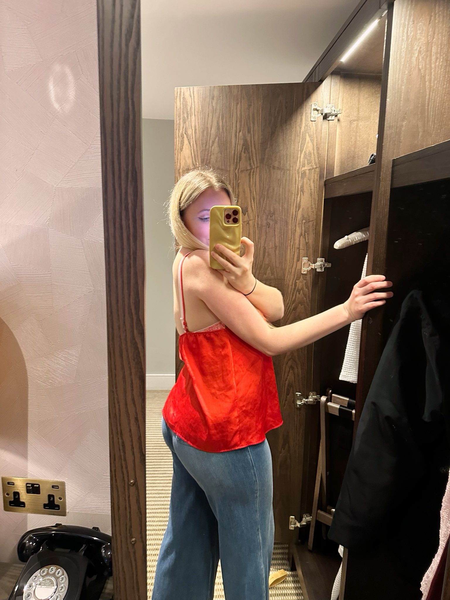 Escort Gallery