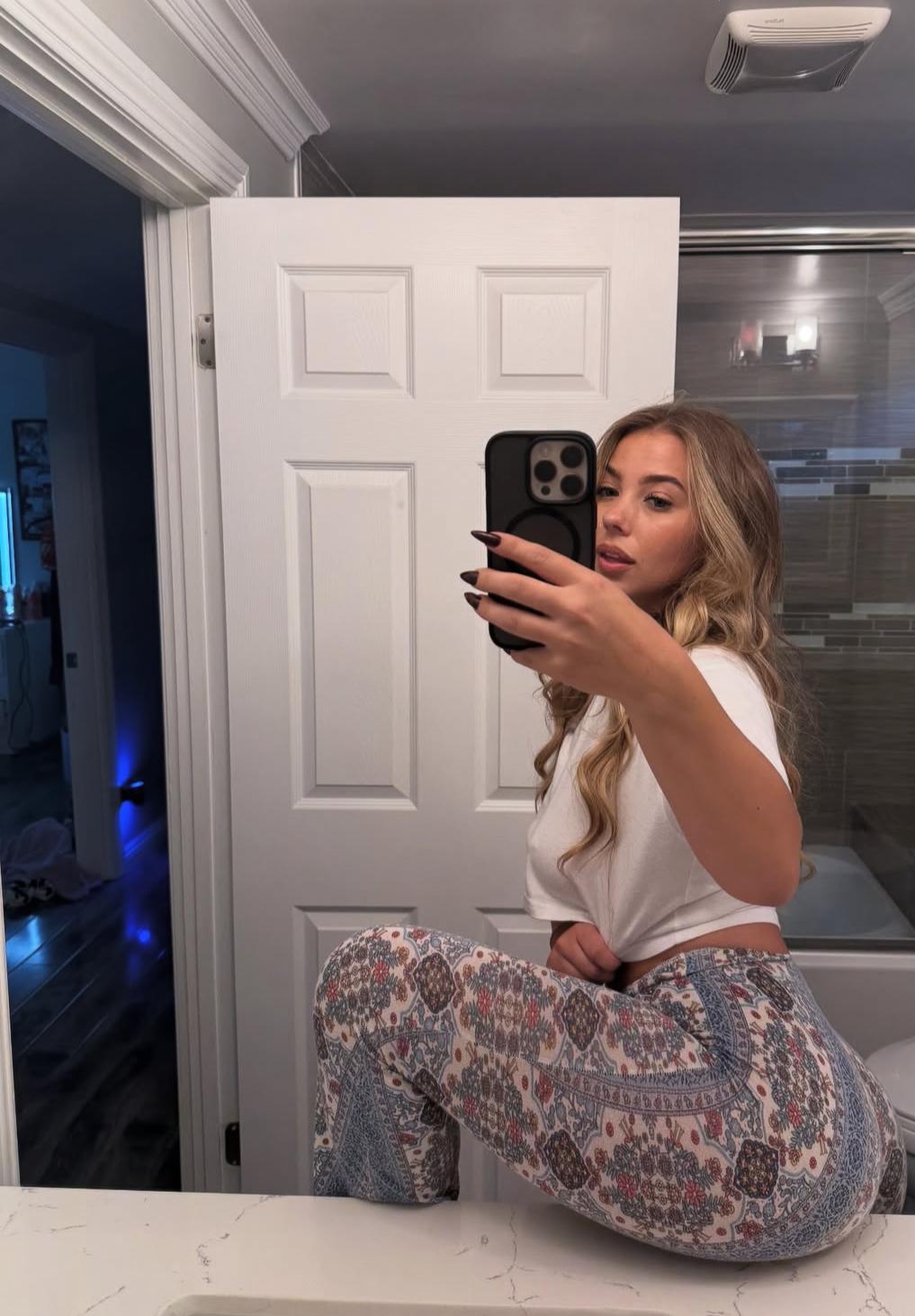 Escort Gallery