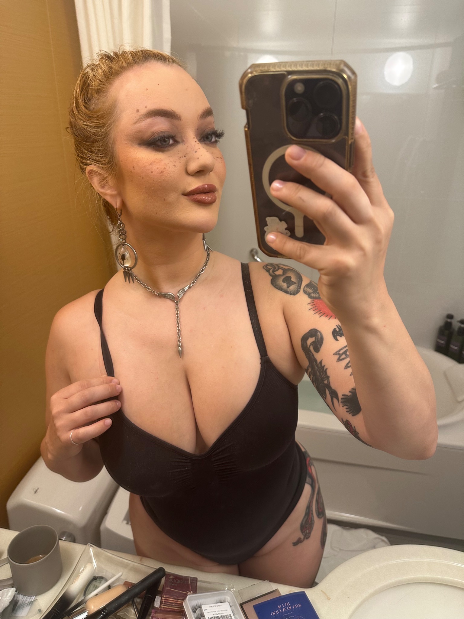 Escort Gallery