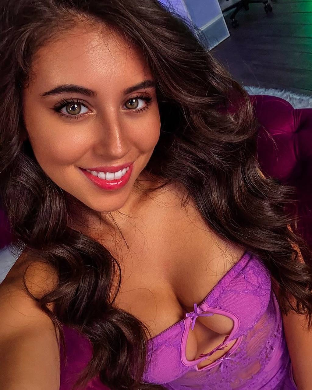 Escort Gallery