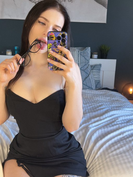 Escort Gallery