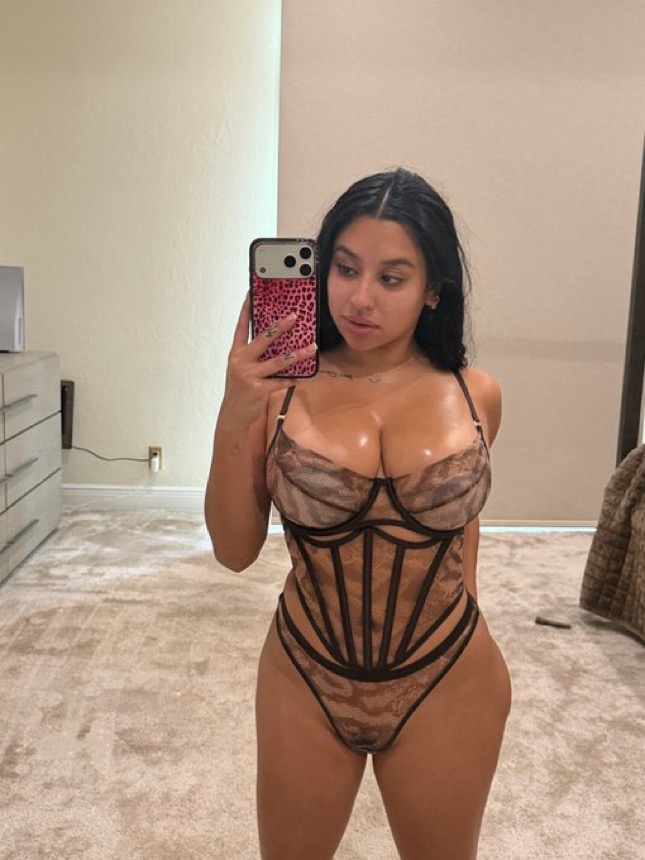 Escort Gallery