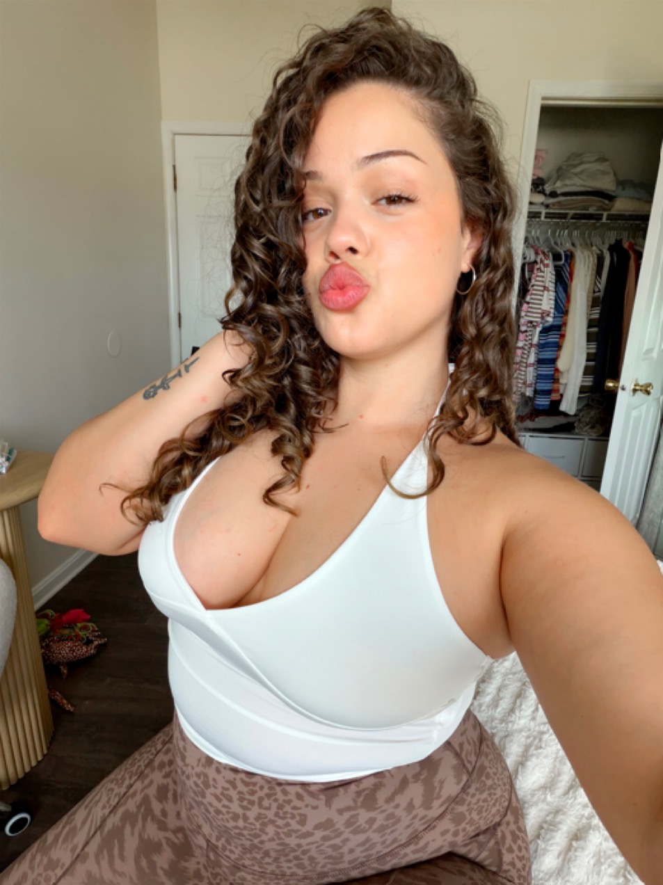 Escort Gallery
