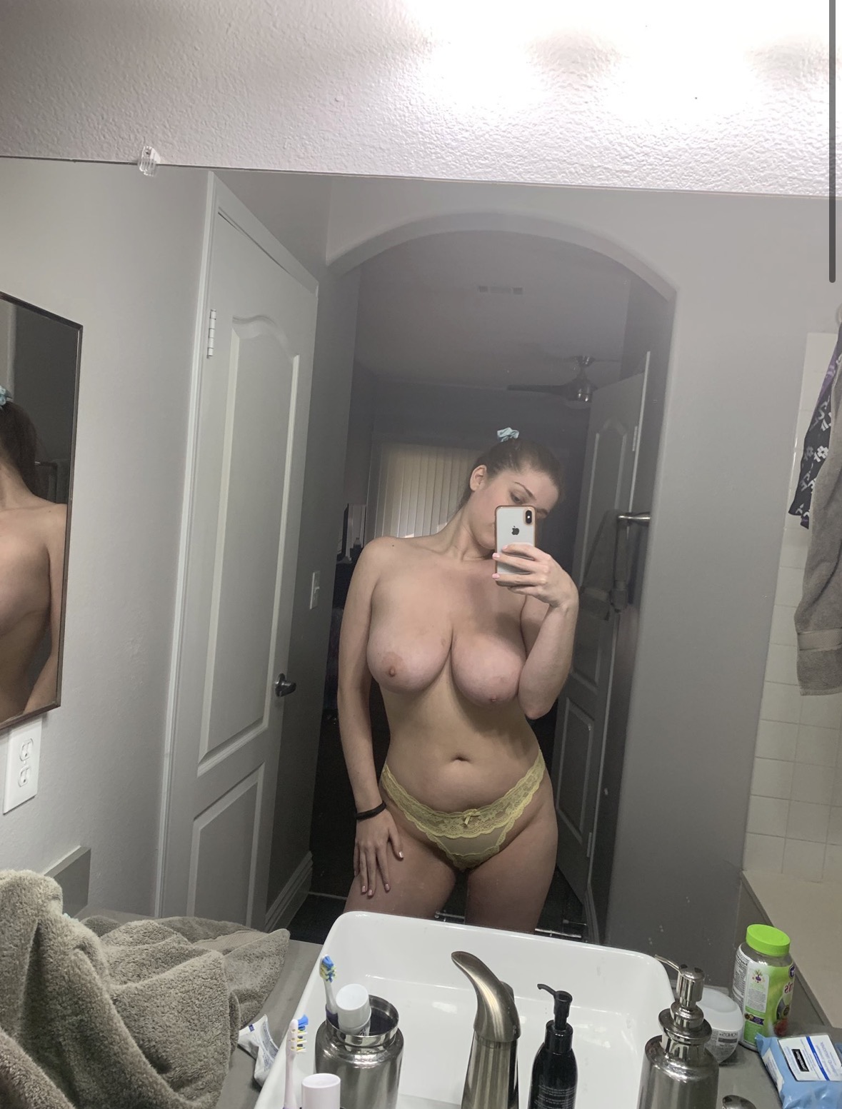 Escort Gallery