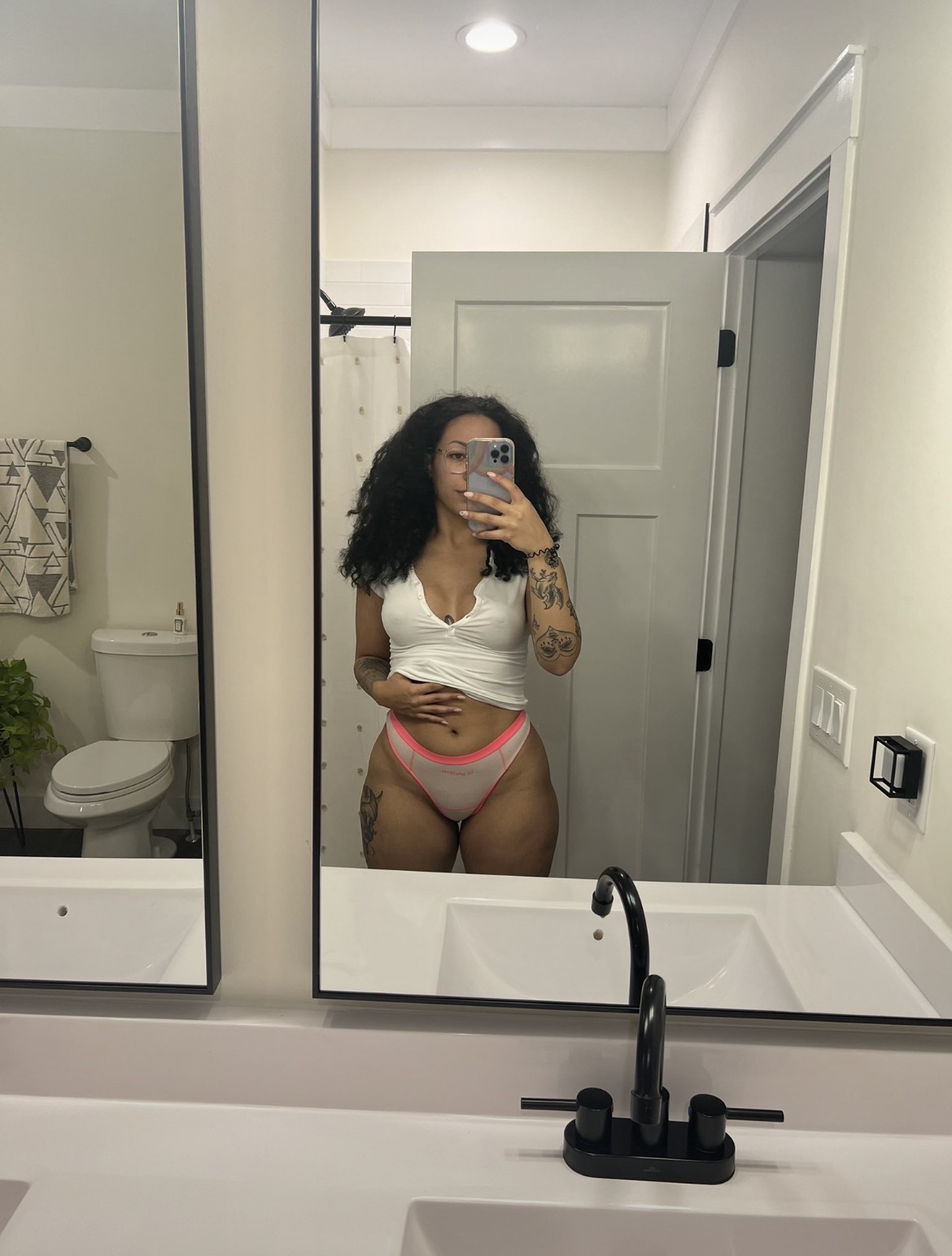 Escort Gallery