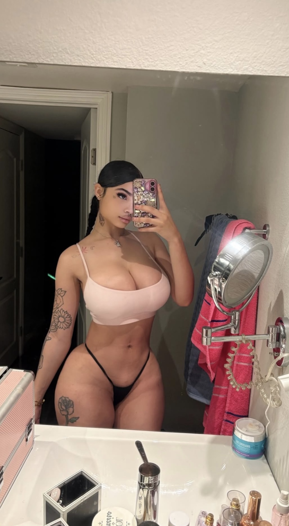 Escort Gallery
