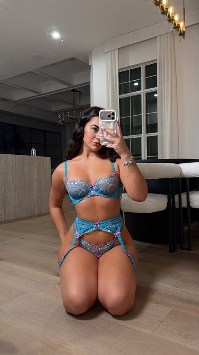Escort Gallery