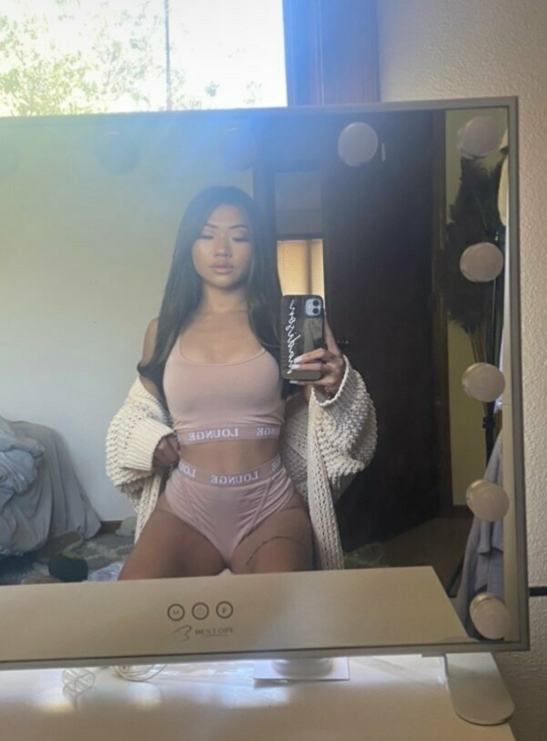 Escort Gallery