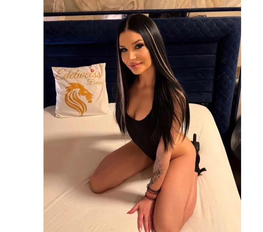 Escort Gallery