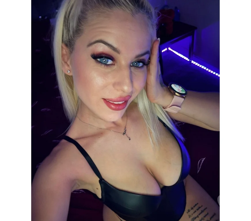 Escort Gallery