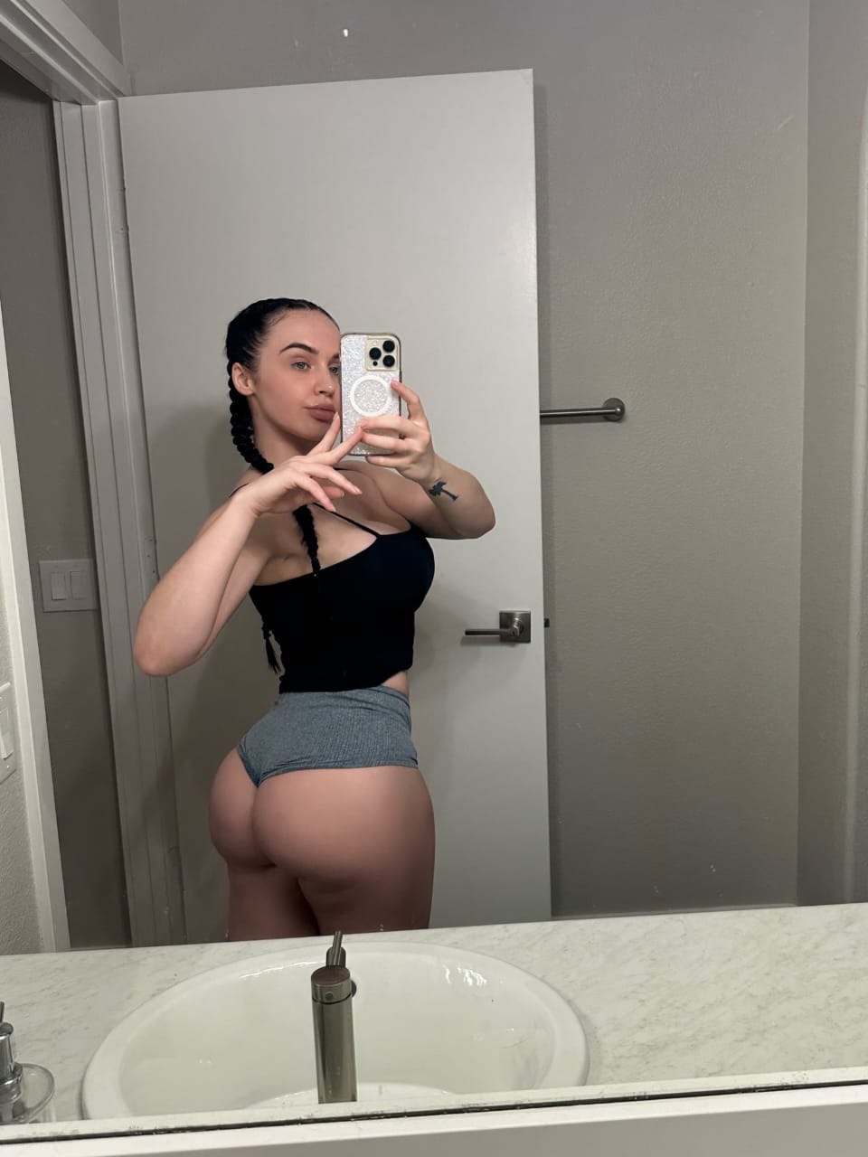 Escort Gallery