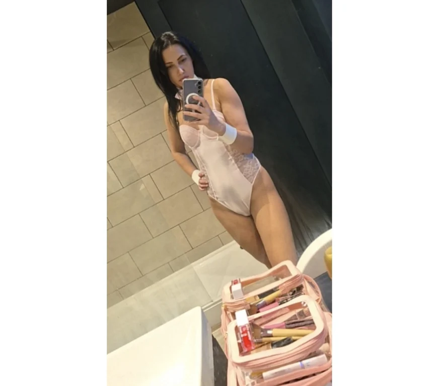 Escort Gallery